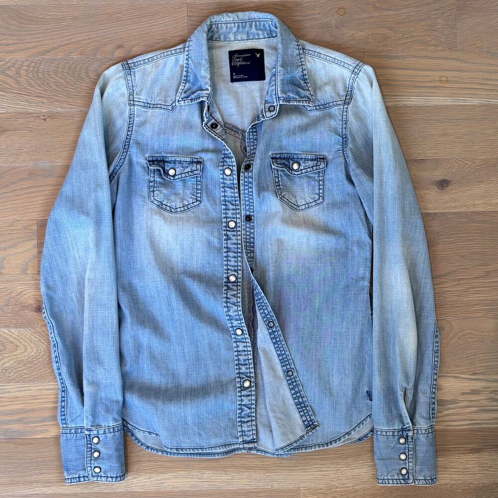 American Eagle Y2K Western Denim Shirt Pearl Snaps Chambray Blue Women’s Small - Picture 10 of 10
